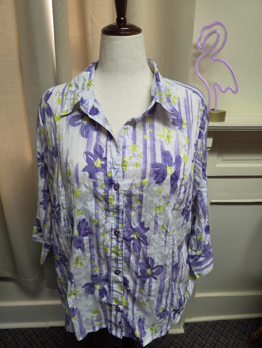 D & Co  Lightweight Purple Floral Button-Up Women's Top Size 1X